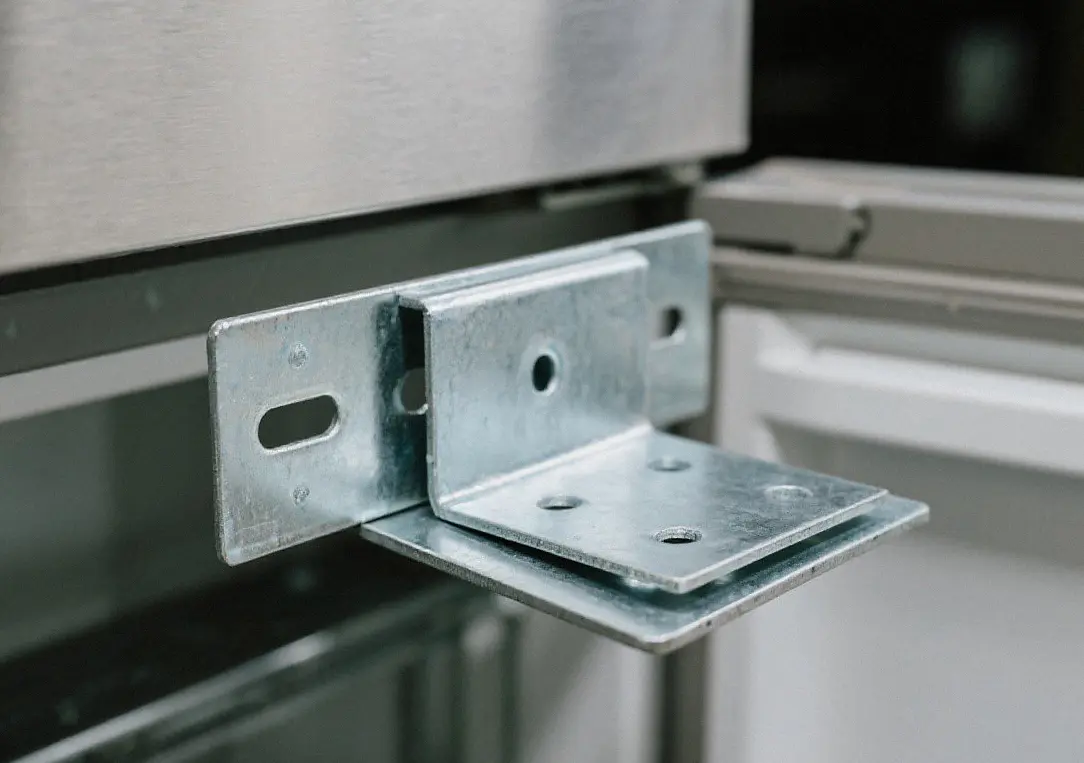 Custom stamped sheet metal structural support brackets, durable internal frame hardware for refrigerators and home cooking equipment